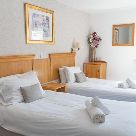 The Red Lion Hotel Сполдинг Экстерьер фото